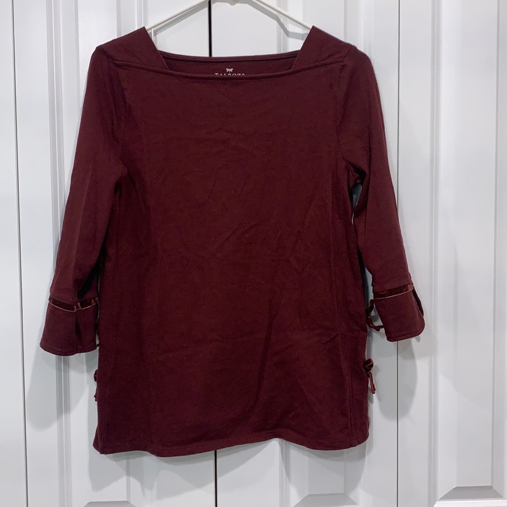 Maroon three quarter length sleeve top